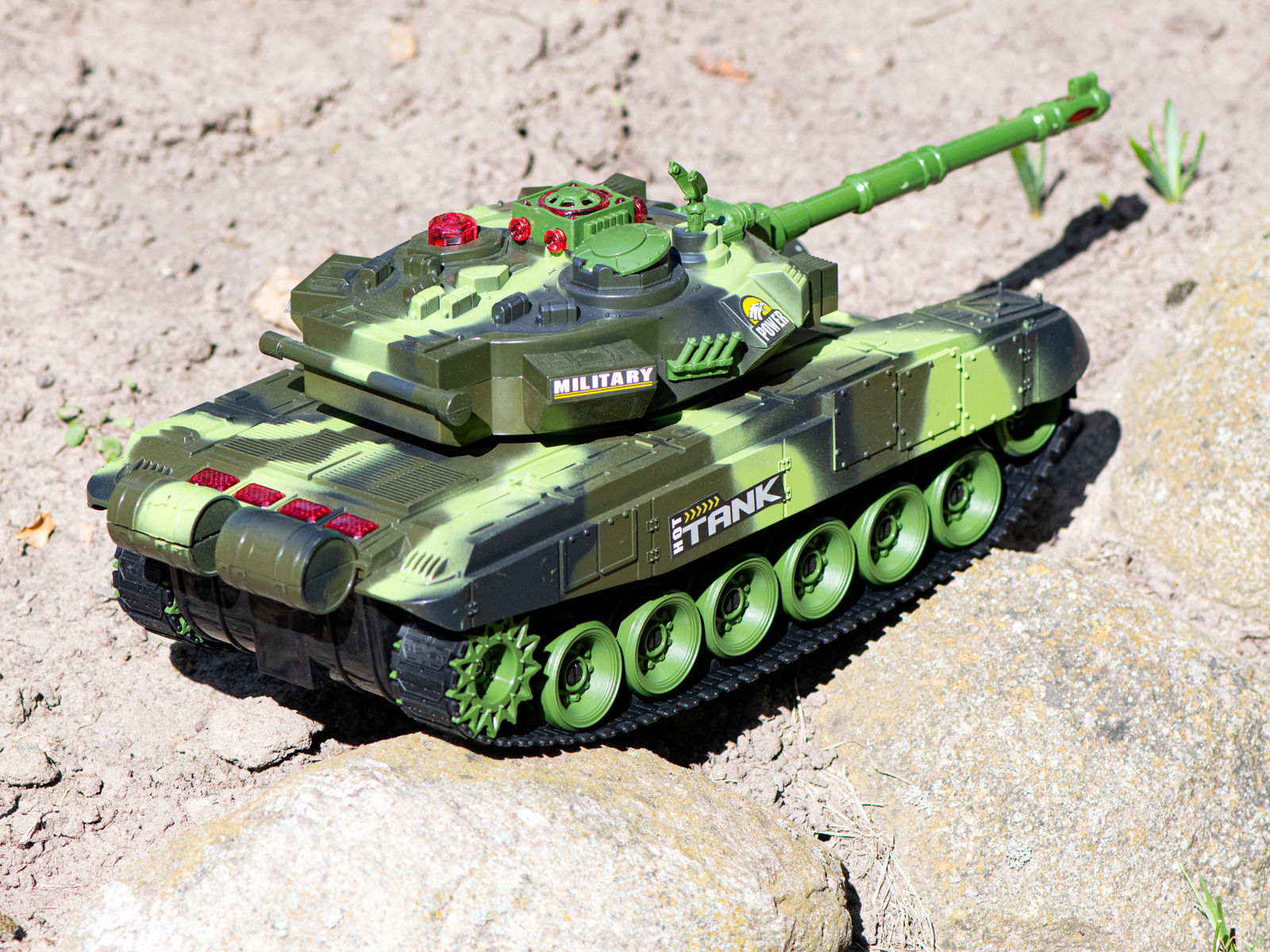 Czolg-RC-War-Tank-9993-2-4-GHz-kamuflaz-lesny-138217.jpg